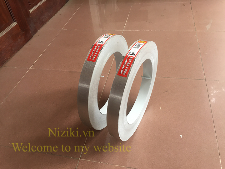 gáy nhôm 0 gờ màu bạc xước