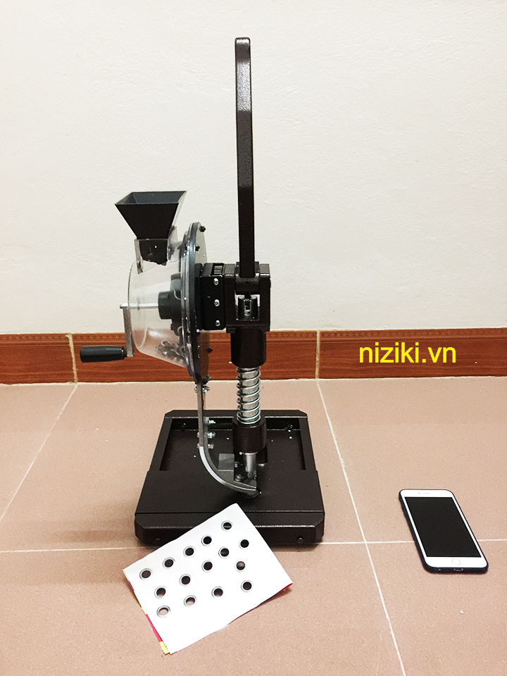 máy đóng khoen bạt liên tục